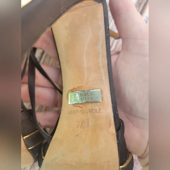 Badgley Mischka Shoes Black Gold Satin Sandal Womens Strappy High Heels Size 7.5 - Picture 5 of 11